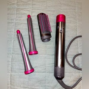 Dyson Airwrap with 3 attachments- NO BOX